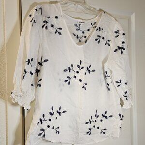 Gorgeous Women's XL Anthropologie Kindred Embroidered White Blue Cotton top